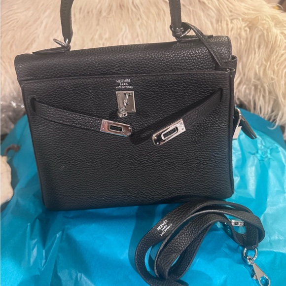 Black Leather Top-Handle Women's Satchel - Classic Style - Picture 5 of 5